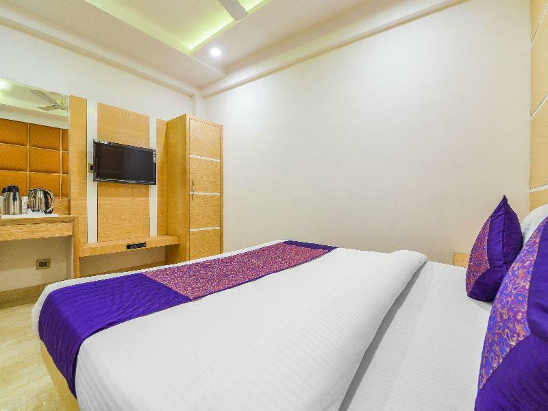 Oyo 15836 Pleasure River Front Resort Tuem Exterior photo